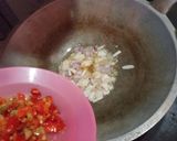 Foto langkah ke 2 dari resep Tumis Pindang Kecap.