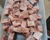 Foto langkah ke 1 dari resep Tenderloin Paprika Saus Lada Hitam.