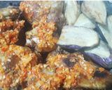Foto langkah ke 3 dari resep Ayam penyet terong sambal korek.