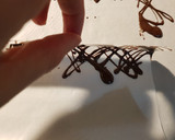 Foto del paso 3 de la receta: Como hacer decoraciones fáciles en chocolate para tortas