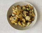 Foto del paso 7 de la receta: Coliflor al horno al curry con salchichas alemanas