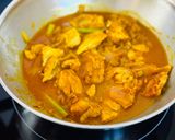 Une image de l'étape 3 de Curry de poulet au lait de coco.