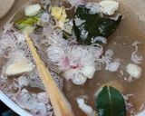 Foto langkah ke 3 dari resep Sup Bening Tulangan Ikan Salmon.