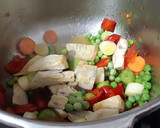 Foto del paso 2 de la receta: Alubias blancas con bacalao y verduras en olla rápida