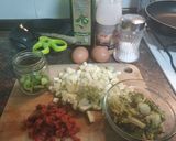 Foto del paso 1 de la receta Tortilla de calabacín, brócoli y chorizo