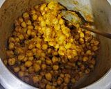 A picture of step 4 of Chole chana.