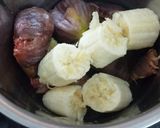 अंजीर केळीची स्मूधी (Anjeer Kelichi Smoothie Recipe In Marathi) रेसिपी स्टेप 2 फोटो 