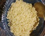 Foto langkah ke 2 dari resep Rujak Mie Kangkung Khas Betawi.