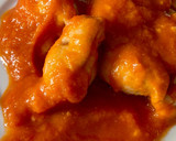 Foto del paso 8 de la receta: Chipirones rellenos en salsa picantona..