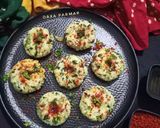 A picture of step 7 of Surti Masala khichu (Gujarati Rice Flour Khichu).