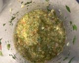 صورة لخطوة 3 من وصفة أرز مكسيكي بالدجاج مع افوكادو