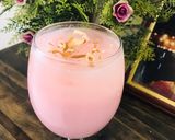 A picture of step 3 of Roohafza Milkshake.