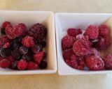 Gyümölcsréteges joghurt és krémtúró recept fázis 1 fotója