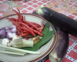 Foto langkah ke 1 dari resep Balado terong.