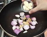 A picture of step 1 of Red Curry/Gravy Paste.