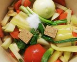 Tavaszi zöldségleves sajtgombóccal.. 🥕 recept fázis 4 fotója