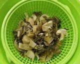 Hình bước làm 2 của món Sườn bò hầm dưa cải chua