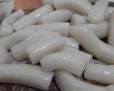 Foto langkah ke 5 dari resep Toppoki Homemade | Tanpa Gochujang.