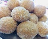A picture of step 5 of Caramelized coconut Ladoos.