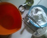 Foto langkah ke 1 dari resep Skempyes/schumpies (permen putih telur) first trial :D.
