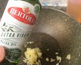 Foto langkah ke 1 dari resep Spageti Aglio e Olio.