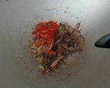 Foto langkah ke 3 dari resep Oseng Daun Pepaya Jepang.