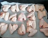 Foto del passaggio 1 della ricetta Deliziose e croccanti alette 🐔al forno di casa!!!