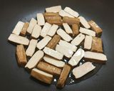 豆乾炒肉片的食譜步驟3照片