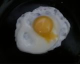 A picture of step 1 of Easter Half Fry Egg.