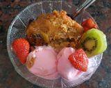 Foto del paso 8 de la receta: Budín húmedo de kiwi y frutillas invertido