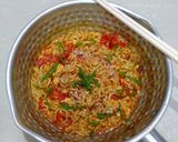 Foto langkah ke 5 dari resep Indomie Goreng Tomat.