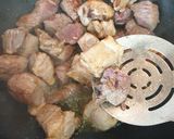Foto del paso 2 de la receta: Paella de arroz basmati con costillejas y magra de ternera