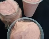 A picture of step 2 of Mixed fruit smoothie.