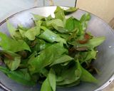 รูปขั้นตอนการทำที่ 3 ของ ใบเหลียงผัดไข่