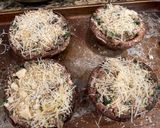 Foto del paso 5 de la receta: 🧈PORTOBELLOS CON BEANS Y PROSCUITTO 🥓 🤤