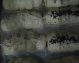 Foto langkah ke 3 dari resep Roti manis isi pisang coklat.