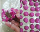 Foto langkah ke 5 dari resep Donat Buah Naga.