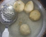 A picture of step 3 of Dahi Vada.