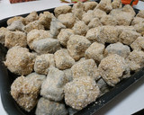 Foto del paso 4 de la receta: Croquetas de txipirones en su tinta