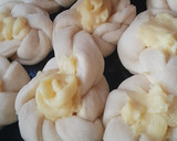 Foto del paso 1 de la receta: Facturas de pastelera y dulce de leche