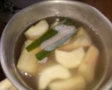 Foto langkah ke 1 dari resep Thai Cassava With Coconut Sauce (Singkong Ala Thai).
