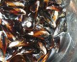 Foto del paso 1 de la receta: Fideos con mejillones