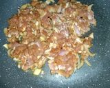 A picture of step 5 of Deep dish kabab pizza.