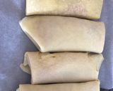 Foto langkah ke 3 dari resep Egg chicken roll.