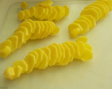 Foto del paso 2 de la receta: Solomillo de cerdo macerado y guarnición al horno