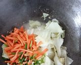 Foto langkah ke 3 dari resep Mie goreng kampung.