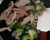 Foto langkah ke 7 dari resep Polenta with Duck And Broccoli.