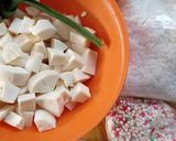 Foto langkah ke 1 dari resep Kolak Roti Singkong Mutiara.