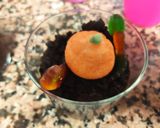Foto del paso 4 de la receta: Natillas de oreo con chucherías (Halloween)