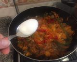 Foto del paso 3 de la receta: Arroz con pollo carne y verduras con salsa de soja y barbacoa
